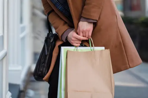 Toscana, saldi estivi partiti dal 4 luglio: budget 209 euro