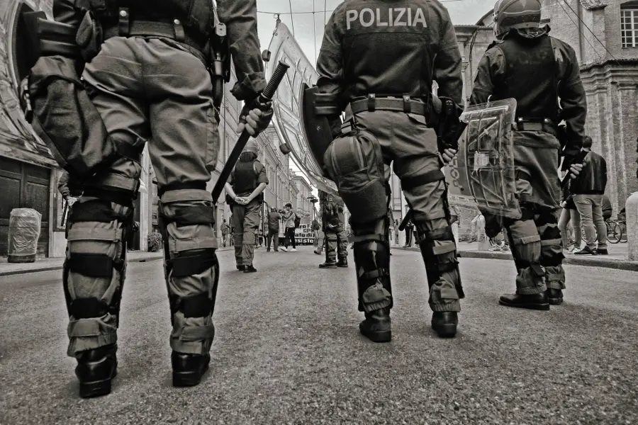 Prato, controlli estivi: 1.970 identificati e quattro arresti